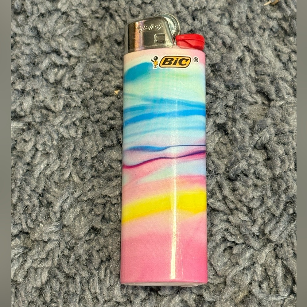 NWT Bic colorful aura themed lighter